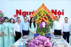 Trưởng ban Tuyên giáo và Dân vận Thành ủy Hà Nội chúc mừng các cơ quan báo chí