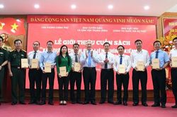 Ra mắt s&aacute;ch về x&acirc;y dựng Ch&iacute;nh phủ li&ecirc;m ch&iacute;nh, kiến tạo