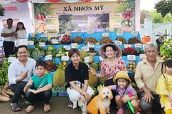 Hàng nghìn du khách đến với Ngày hội Sông nước miệt vườn ở Cần Thơ