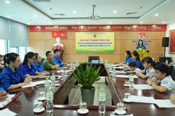Gặp mặt thanh thiếu nhi, tiếp thu &yacute; kiến, th&ocirc;ng điệp gửi tới Đại hội Đo&agrave;n to&agrave;n quốc lần thứ XIII