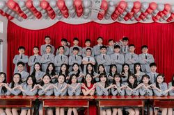Một lớp học có 33 học sinh đỗ chuyên, xuất hiện 2 thủ khoa đầu vào