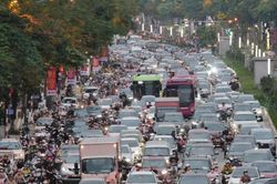 Hà Nội lùi thời điểm siết xe máy xăng tại vành đai 1 đến năm 2028