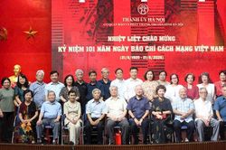 Gặp mặt c&aacute;c thế hệ người l&agrave;m b&aacute;o Thủ đ&ocirc; nh&acirc;n Ng&agrave;y B&aacute;o ch&iacute; C&aacute;ch mạng Việt Nam