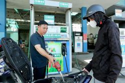 Ch&iacute;nh s&aacute;ch thuế tạo lực đẩy cho cuộc chuyển dịch sang nhi&ecirc;n liệu sạch