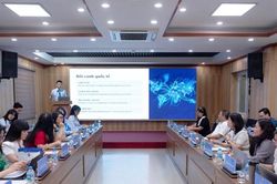 Ứng dụng c&ocirc;ng nghệ số trong đ&agrave;o tạo tiếng Anh