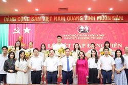 Phường Từ Liêm kết nạp 7 học sinh THPT ưu tú vào Đảng