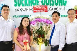Đoàn đại biểu TPHCM thăm, chúc mừng Báo Sức khỏe và Đời sống