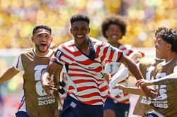 Mỹ trở th&agrave;nh đội tuyển thứ hai sớm đoạt v&eacute; v&agrave;o v&ograve;ng 1/16 World Cup