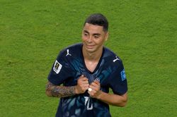 Ánh mắt thất thần của cầu thủ bị thẻ đỏ chưa từng có ở World Cup