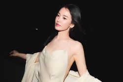 Song Hye Kyo t&aacute;o bạo ở tuổi 45