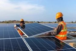EVN kiến nghị l&agrave;m r&otilde; hiệu quả điện mặt trời c&oacute; pin lưu trữ