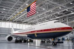 Chiếc Boeing 747 'sang trọng nhất thế giới' của Tổng thống Trump lộ diện