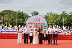 Thanh H&oacute;a lan tỏa th&ocirc;ng điệp y&ecirc;u thương, x&acirc;y dựng gia đ&igrave;nh hạnh ph&uacute;c trong thời đại mới