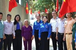 TPHCM: Con đường nối d&agrave;i nghĩa t&igrave;nh ở Đồng Sặc