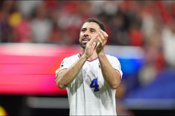 Từ tin nhắn tưởng là thư rác đến hành trình World Cup của Roberto Lopes