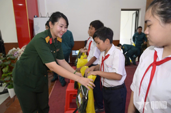 Gieo hạt giống yêu thương giữa trùng khơi