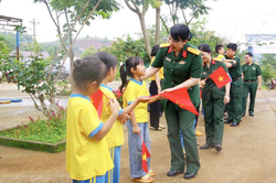 Hè không nghỉ ở những mái trường Binh đoàn 16