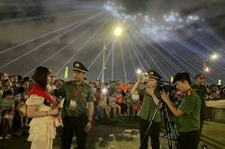 Lá chắn xanh trên không gian số