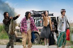 Kang Dong Won giữ vững vị thế 'ông hoàng phòng vé' với 'Wild Sing'