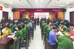 Việc l&agrave;m, tiền lương... v&agrave; tr&aacute;ch nhiệm