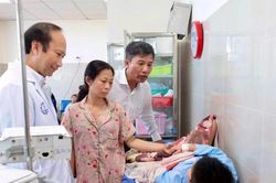 Vụ gần 300 người nghi ngộ độc b&aacute;nh m&igrave; ở Đồng Th&aacute;p: 25 mẫu nhiễm Salmonella