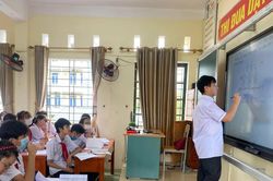 Trường phải gánh hơn 50 học sinh/lớp, nơi chỉ 'áp' 35 học sinh/lớp