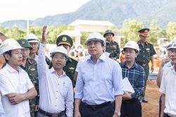 Huế ph&aacute;t động '40 ng&agrave;y đ&ecirc;m tăng tốc, về đ&iacute;ch' trường nội tr&uacute; li&ecirc;n cấp bi&ecirc;n giới