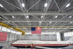 Tổng thống Trump ra mắt chuyên cơ Không lực Một mới do Qatar tặng