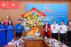 L&atilde;nh đạo tỉnh Ninh B&igrave;nh gặp mặt đo&agrave;n đại biểu tham dự Đại hội Đo&agrave;n XIII