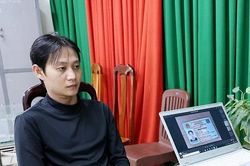 Đối tượng thu tiền bảo kê tiếp viên quán karaoke ra đầu thú