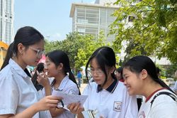 Bức tranh tuyển sinh lớp 10 H&agrave; Nội: Nhiều trường tăng mạnh điểm chuẩn, cao nhất 8,5