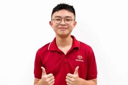 Thủ khoa thi lớp 10 TPHCM gi&agrave;nh hai điểm 10