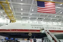 Chuy&ecirc;n cơ 'Nh&agrave; Trắng biết bay' xa hoa chưa từng c&oacute; của Tổng thống Trump
