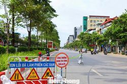 H&agrave; Nội: R&agrave;o chắn một phần đường Văn Cao phục vụ thi c&ocirc;ng metro