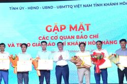 Chủ tịch Khánh Hòa: Chính quyền 'không được né tránh báo chí'