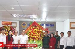 Qu&acirc;n khu 7 thăm, ch&uacute;c mừng Văn ph&ograve;ng đại diện B&aacute;o C&ocirc;ng l&yacute; tại TP.HCM