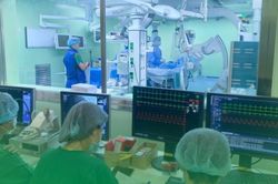 Từ dấu hiệu đau mỏi chân, người phụ nữ đối mặt với căn bệnh nguy hiểm