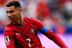 Tuyển Bồ Đ&agrave;o Nha: Rối loạn v&igrave; chị g&aacute;i v&agrave; bạn đời Ronaldo