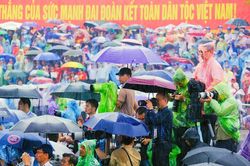 Báo chí trong thời biến động: Khi một cánh cửa khép lại, cánh cửa khác mở ra