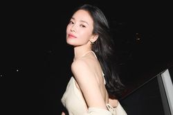 Diễn vi&ecirc;n Song Hye Kyo khoe lưng trần t&aacute;o bạo, đẹp như nữ thần ở tuổi 45