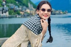 Ca sĩ Ho&agrave;ng Th&ugrave;y Linh kh&aacute;c lạ, NSND Phạm Phương Thảo 44 tuổi vẫn nh&iacute; nhảnh