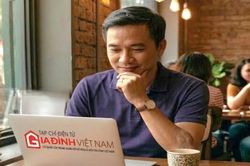 Đằng sau những bài viết 'giữ lửa': Khi chuyên gia phòng the là chiến sĩ 'phòng không'