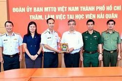 Đo&agrave;n c&ocirc;ng t&aacute;c Ủy Ban MTTQ Việt Nam TP HCM thăm, l&agrave;m việc tại Học viện Hải qu&acirc;n