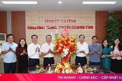 Lãnh đạo UBND tỉnh chúc mừng Báo và phát thanh, truyền hình Hà Tĩnh