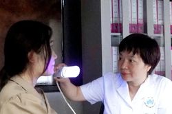 Bệnh viện Da liễu khám miễn phí cho người mắc bệnh bạch biến