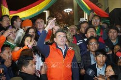 Bolivia ban bố t&igrave;nh trạng khẩn cấp do gi&aacute;n đoạn giao th&ocirc;ng đường bộ