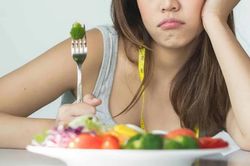 Cảnh báo nguy cơ gia tăng chứng rối loạn ăn uống ở thanh thiếu niên