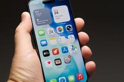 Tại sao iPhone đang sáng bỗng tối đi chỉ sau vài phút sử dụng?