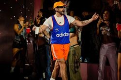Bad Bunny lập kỳ tích chưa từng có đối với một nghệ sĩ Latin