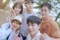 Loạt sao Hàn đình đám liên tục hội ngộ, gợi nhớ thời hoàng kim của Kdrama